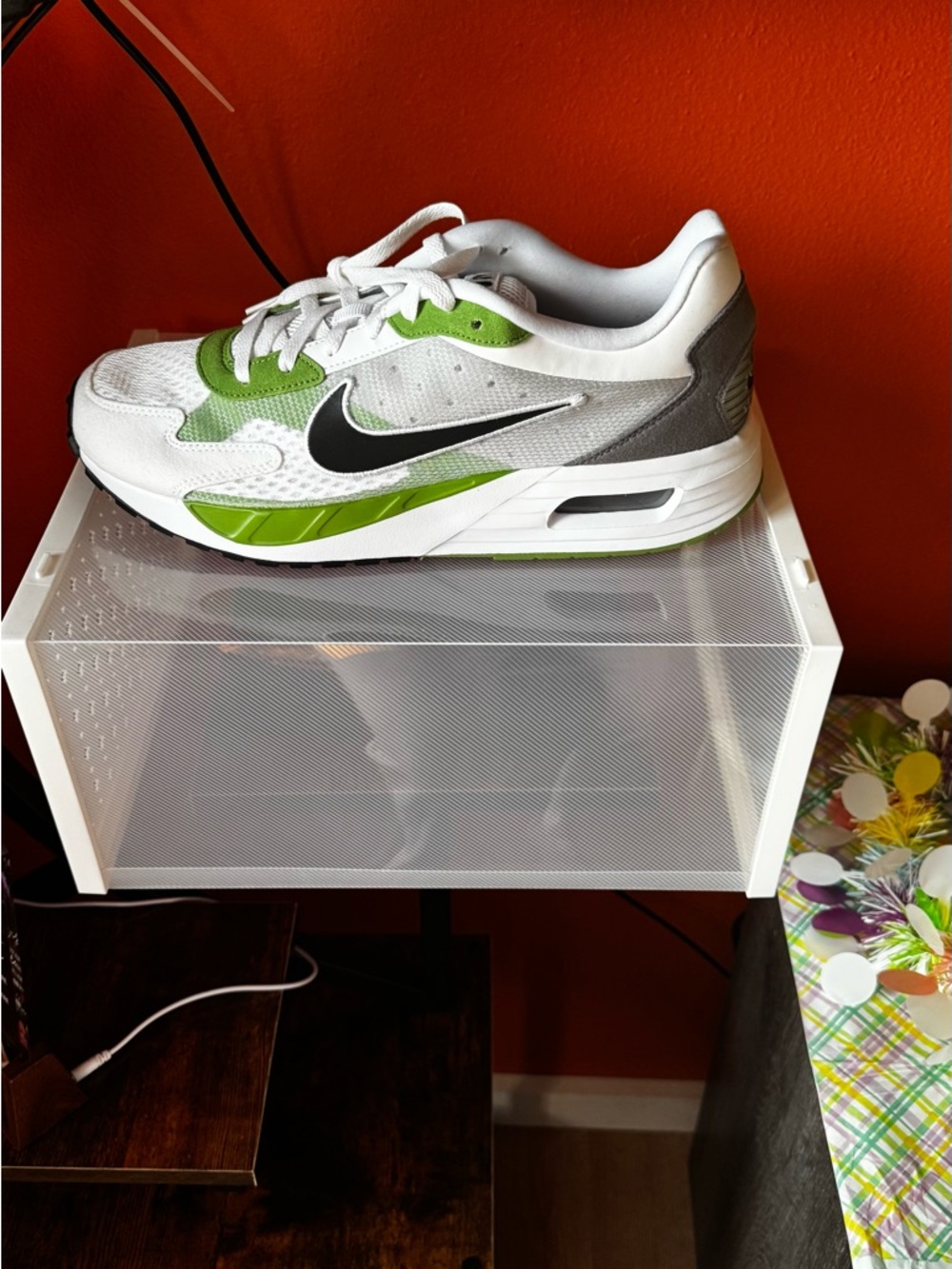 Nike White, Green & Black Men's Running Sneakers